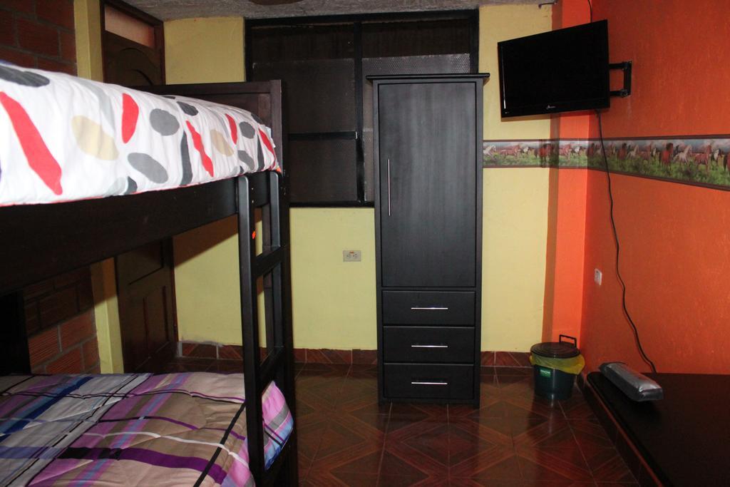Hostel Sendero De Volcanes Латакунґа Екстер'єр фото